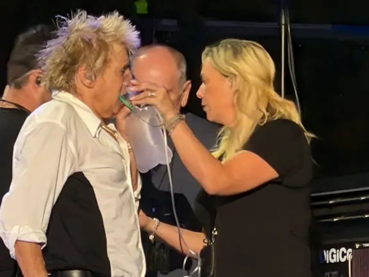 Rod Stewart given oxygen on stage during gig