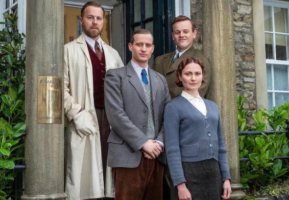Samuel West, Nicholas Ralph, Callum Woodhouse and Anna Madeley in All Creatures Great and Small