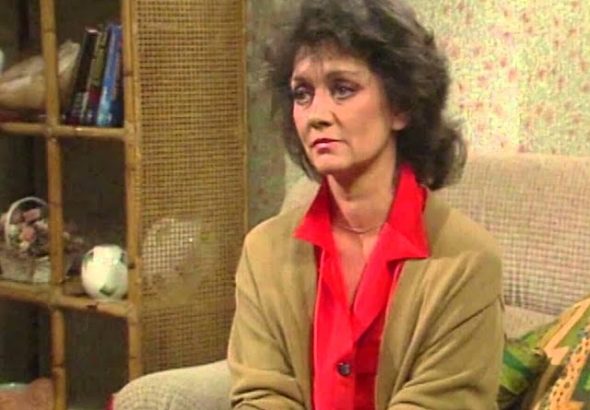 Amanda Barrie