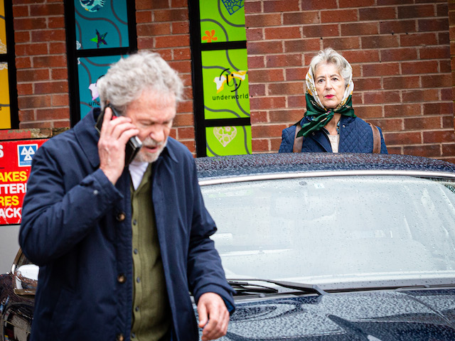 Tyrone, Evelyn and Arthur on Coronation Street on October 14, 2020