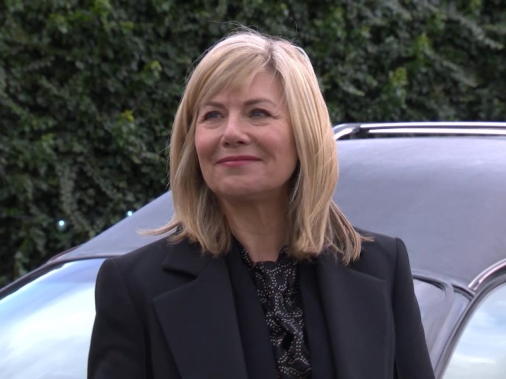 Glynis Barber