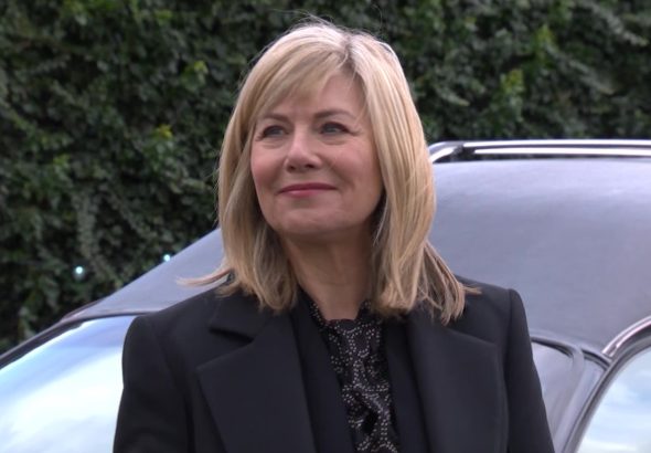 Glynis Barber