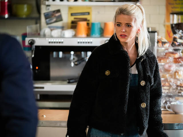 Isaac, Lola Pearce