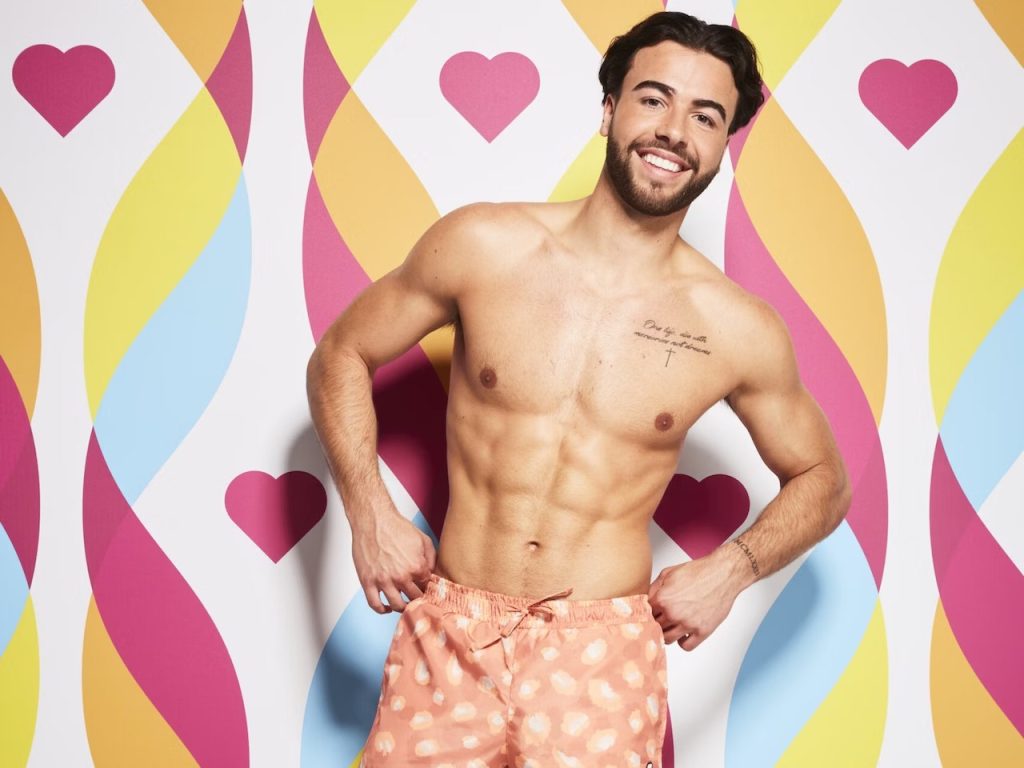 Sammy Root for Love Island