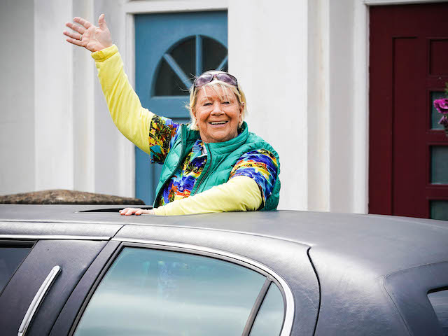 Mo on EastEnders on June 3, 2021