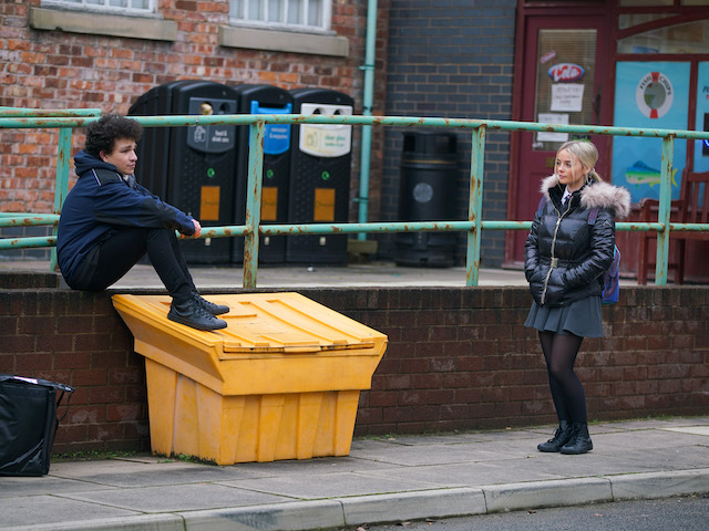 Simon and Kelly on Coronation Street on February 1, 2021