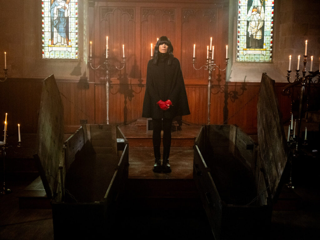 Claudia Winkleman in The Celebrity Traitors S02E01