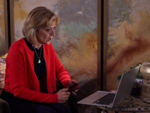 Leanne looks at Rowan's laptop on Coronation Street on September 4, 2024