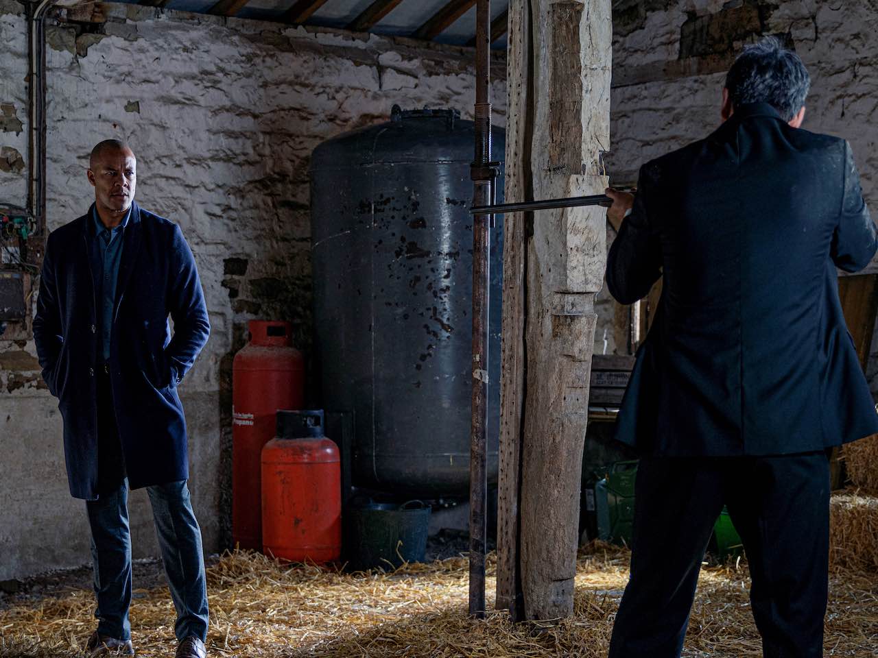 Cain holds Al at gunpoint on Emmerdale on October 31, 2022