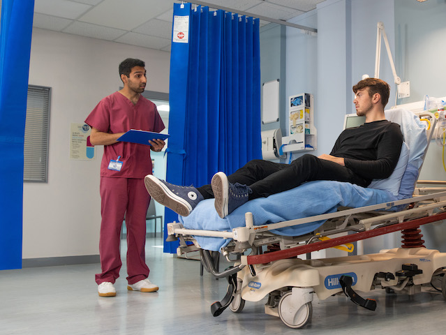 Curtis and his doctor on Coronation Street on September 3, 2021