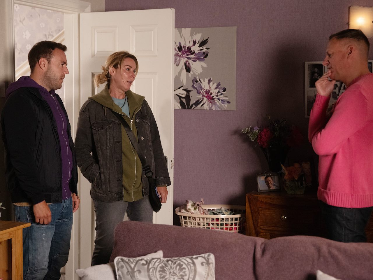 Tyrone, Cassie and Sean on Coronation Street on November 17, 2023
